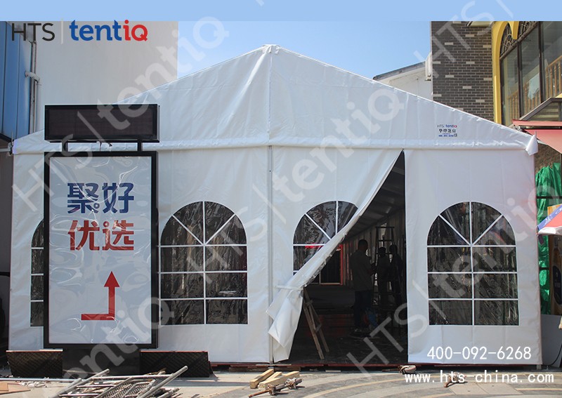 傳統(tǒng)建筑搭配篷房，用作超市門口走廊為顧客提高購物體驗